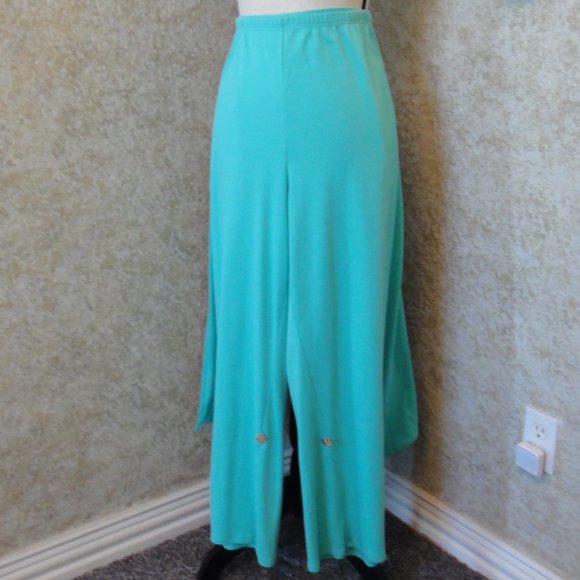 Aqua Pants with Style! - Picture 12 of 15